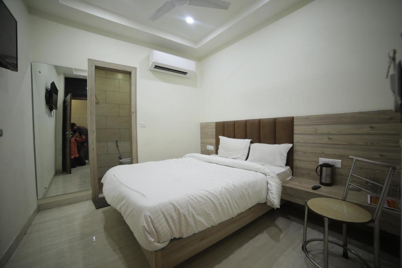 Hotel Shri Ram Residency آغْرا المظهر الخارجي الصورة