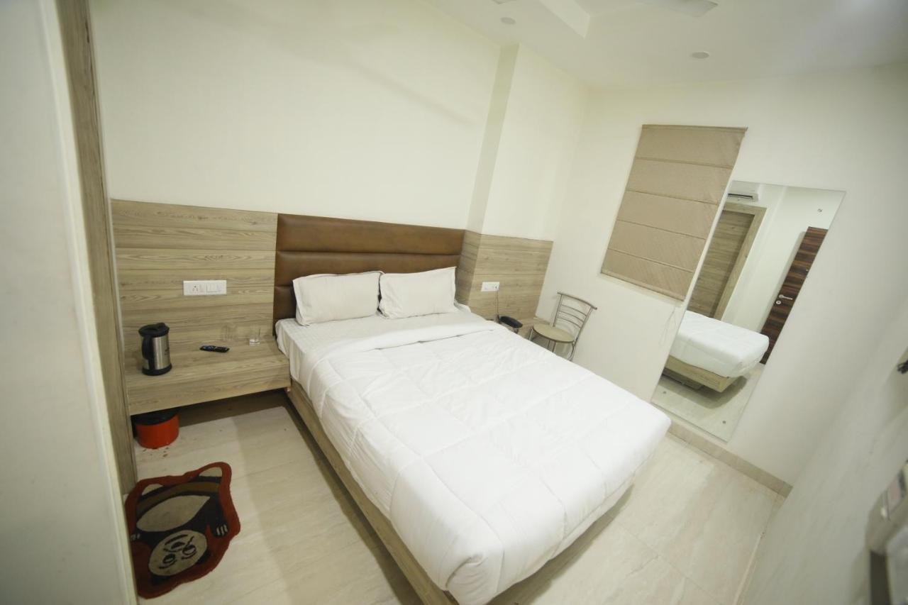 Hotel Shri Ram Residency آغْرا المظهر الخارجي الصورة